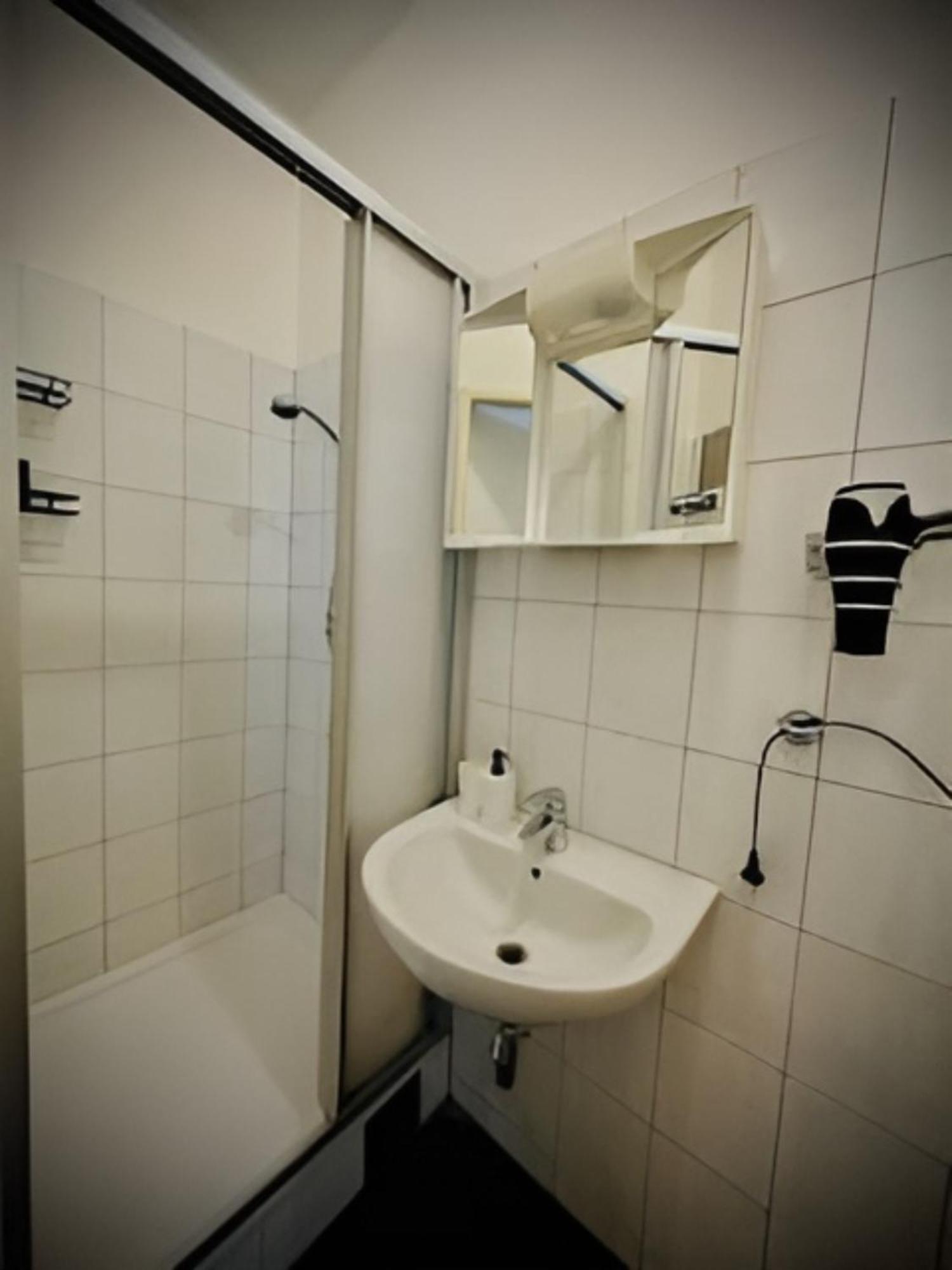 Beautiful & Stylish 1br 10 Min To Westbahnhof Viena